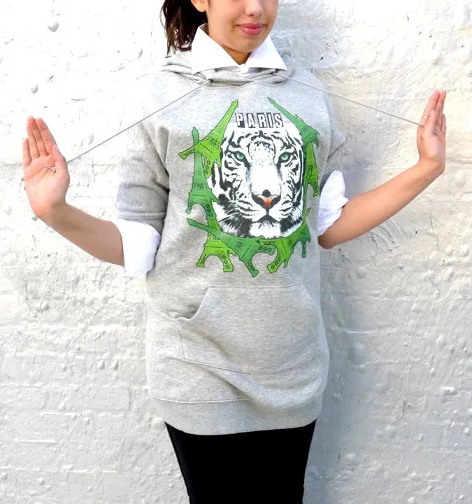 Grey sweatshirt with Eiffel tower and tiger print